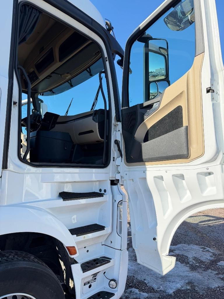 Mercedes-Benz 1848 Vetopöytäautot