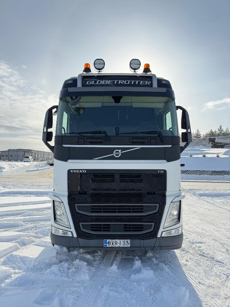 Volvo FH13 540 6x4 Vetopöytäautot