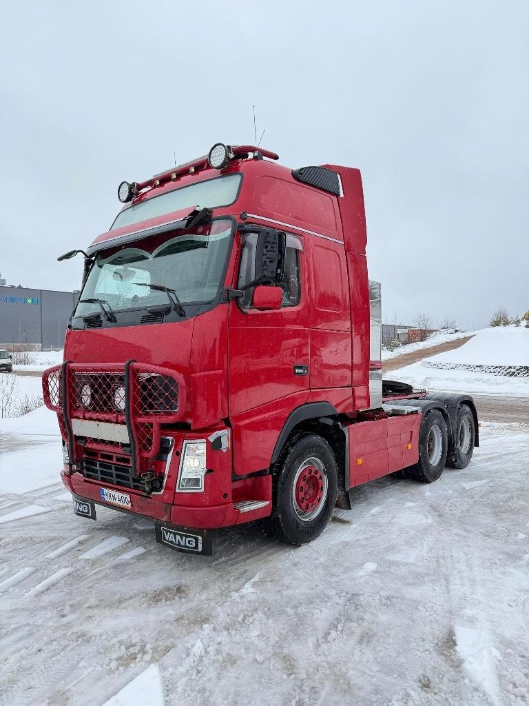 Volvo FH16 6x4 650 Vetopöytäautot