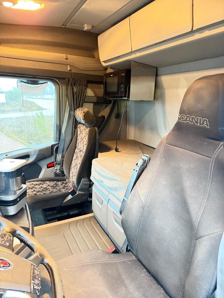 Scania R500A6x2NB Vetopöytäautot