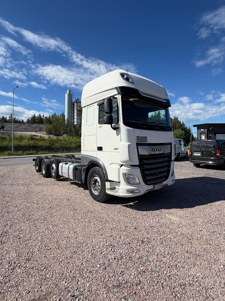 DAF XF 530 8x2/4 Kuorma-autoalustat