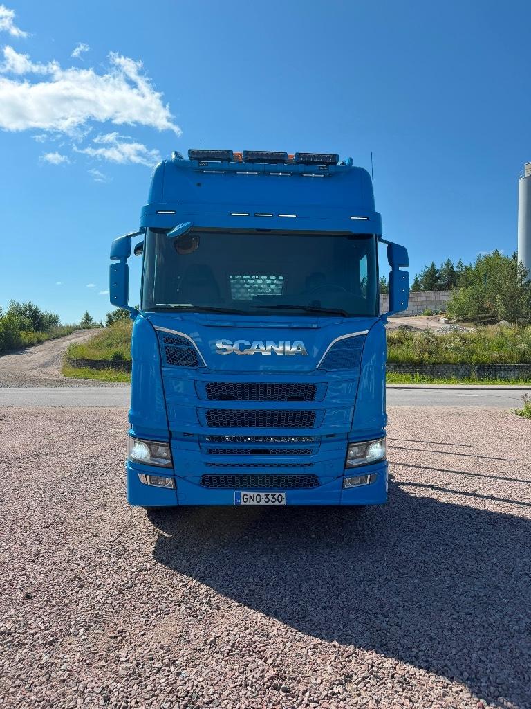Scania R650B8x4NB Puuautot