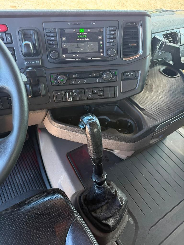 Scania R650B8x4NB Puuautot